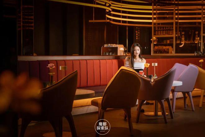 酒吧焕新归来跃升魔都新地标！开元棋牌网站外滩超人气露台(图16)